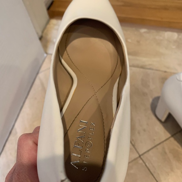 Alfani Women's Classic White Heels - Picture 10 of 11